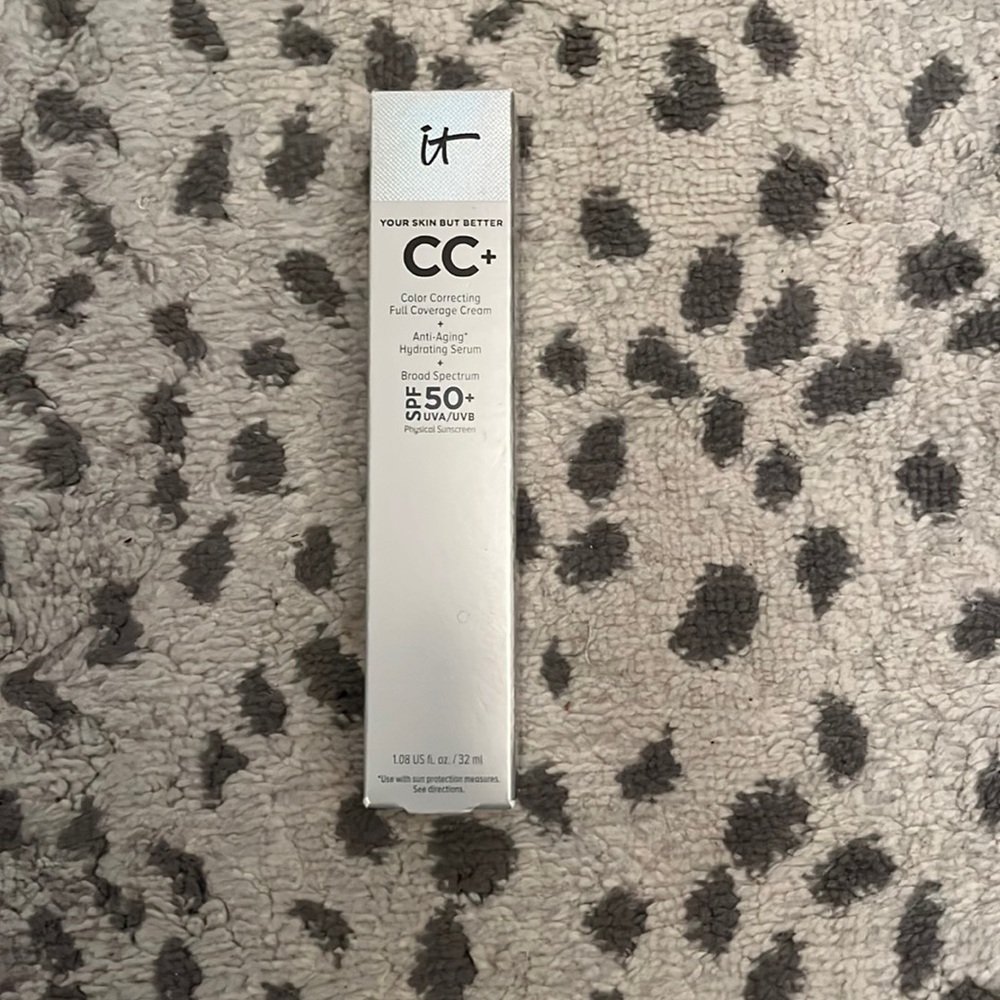 IT Cosmetics CC+ cream full coverage color correcting foundation with SPF 50+